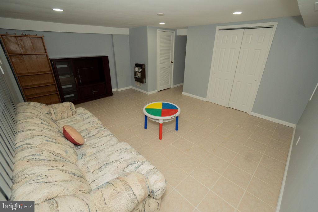 9957 Sandy Road Philadelphia, PA 19115 - Photo 25 of 28