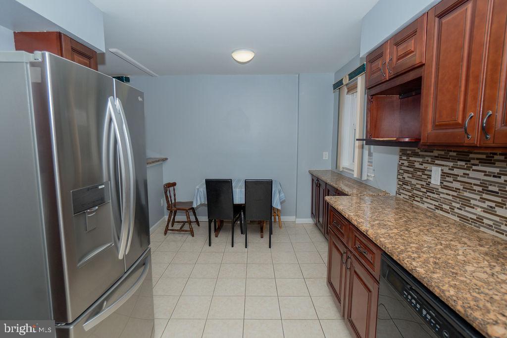 9957 Sandy Road Philadelphia, PA 19115 - Photo 8 of 28