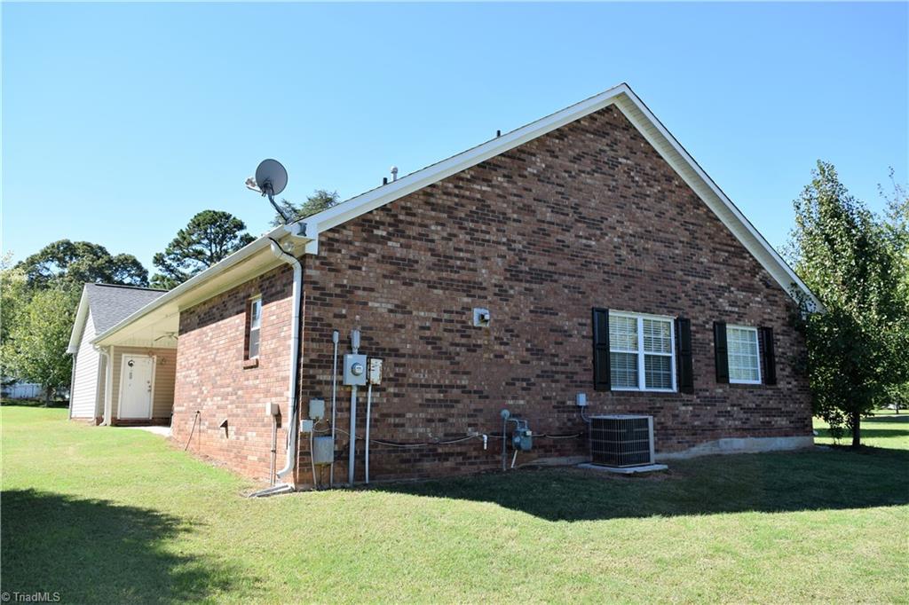 7717 Athens Road Stokesdale, NC 27357 - Photo 7 of 28 Gallery Image 7