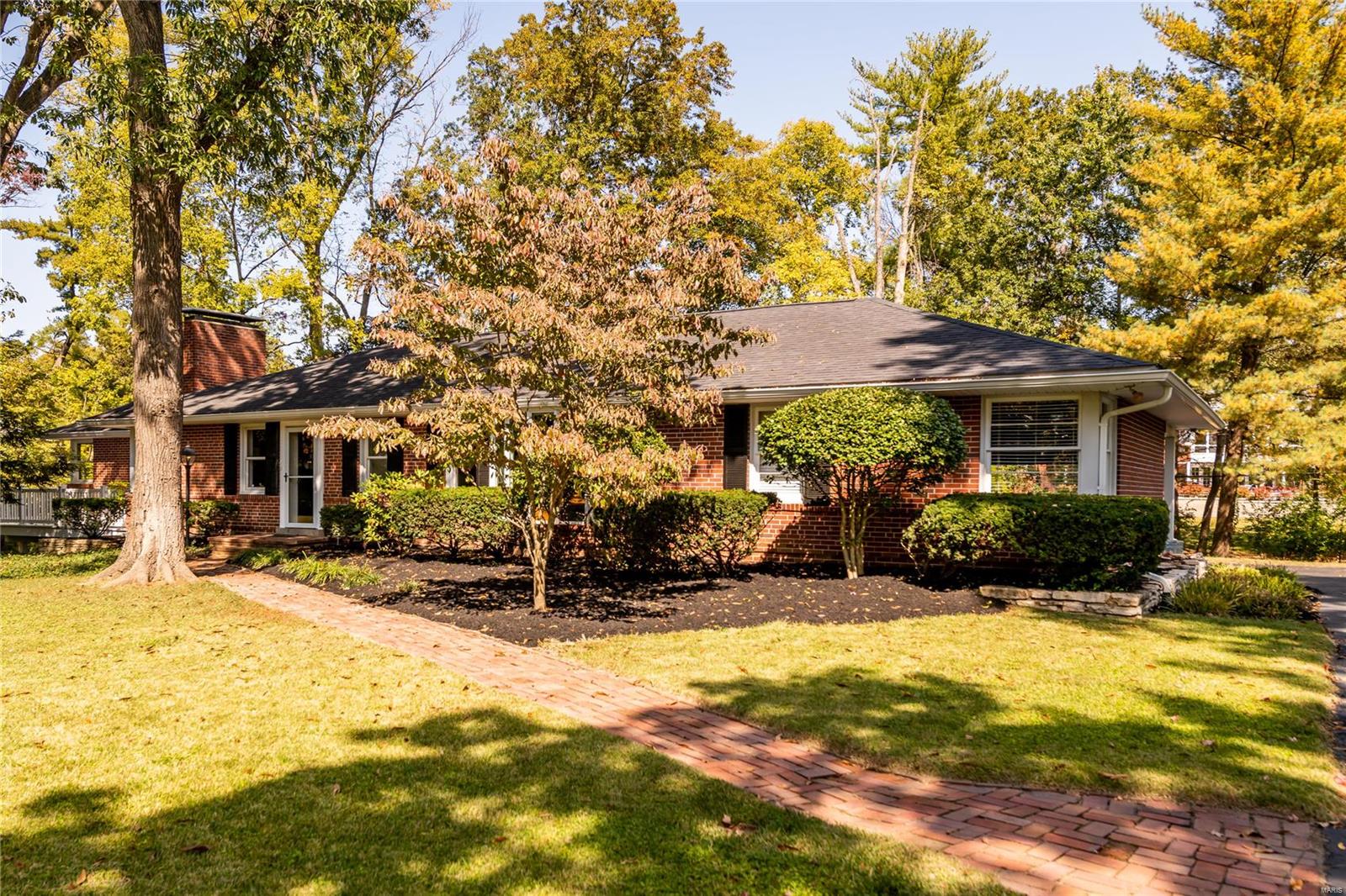 9 Danfield Road St. Louis, MO 63124 - Photo 2 of 45 Gallery Image 2