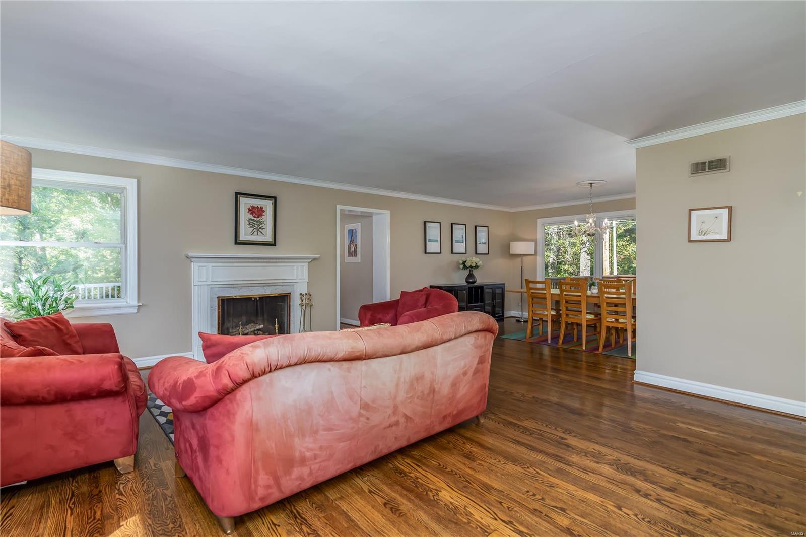 9 Danfield Road St. Louis, MO 63124 - Photo 4 of 45 Gallery Image 4