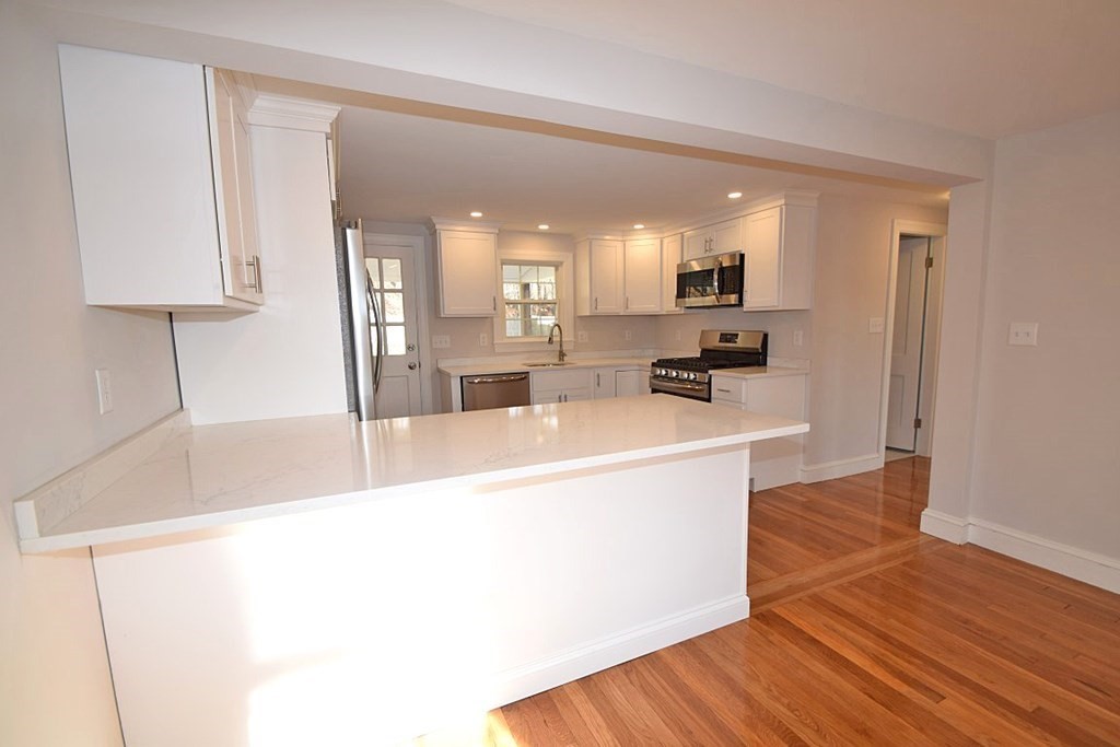 19 Suomi Road Quincy, MA 02169 - Photo 4 of 33 Gallery Image 4