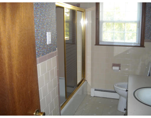 480 Sharps Road Swansea, MA 02777 - Photo 4 of 6 Gallery Image 4