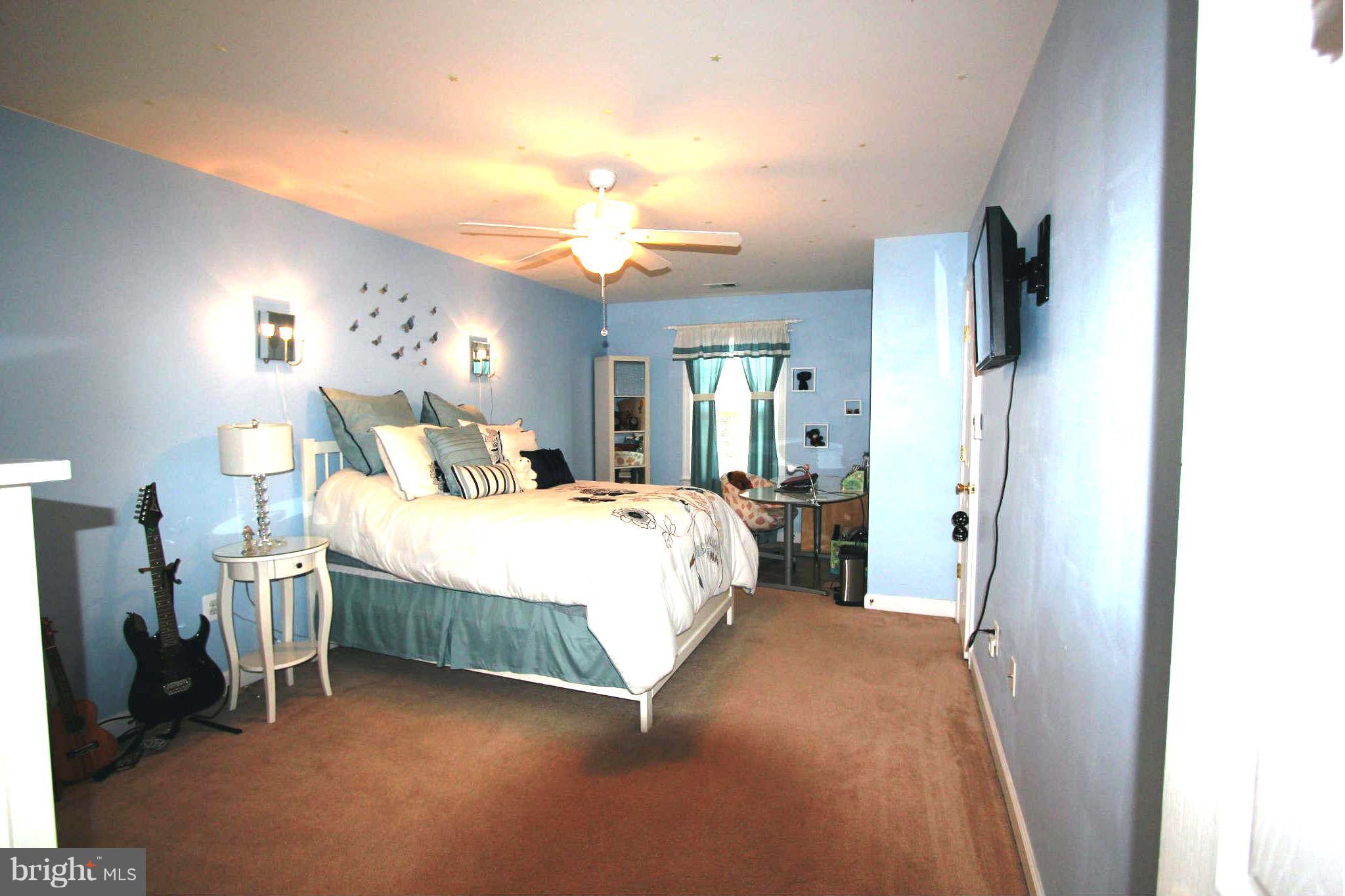4199 Agency Loop Triangle, VA 22172 - Photo 12 of 28 SECOND BEDROOM