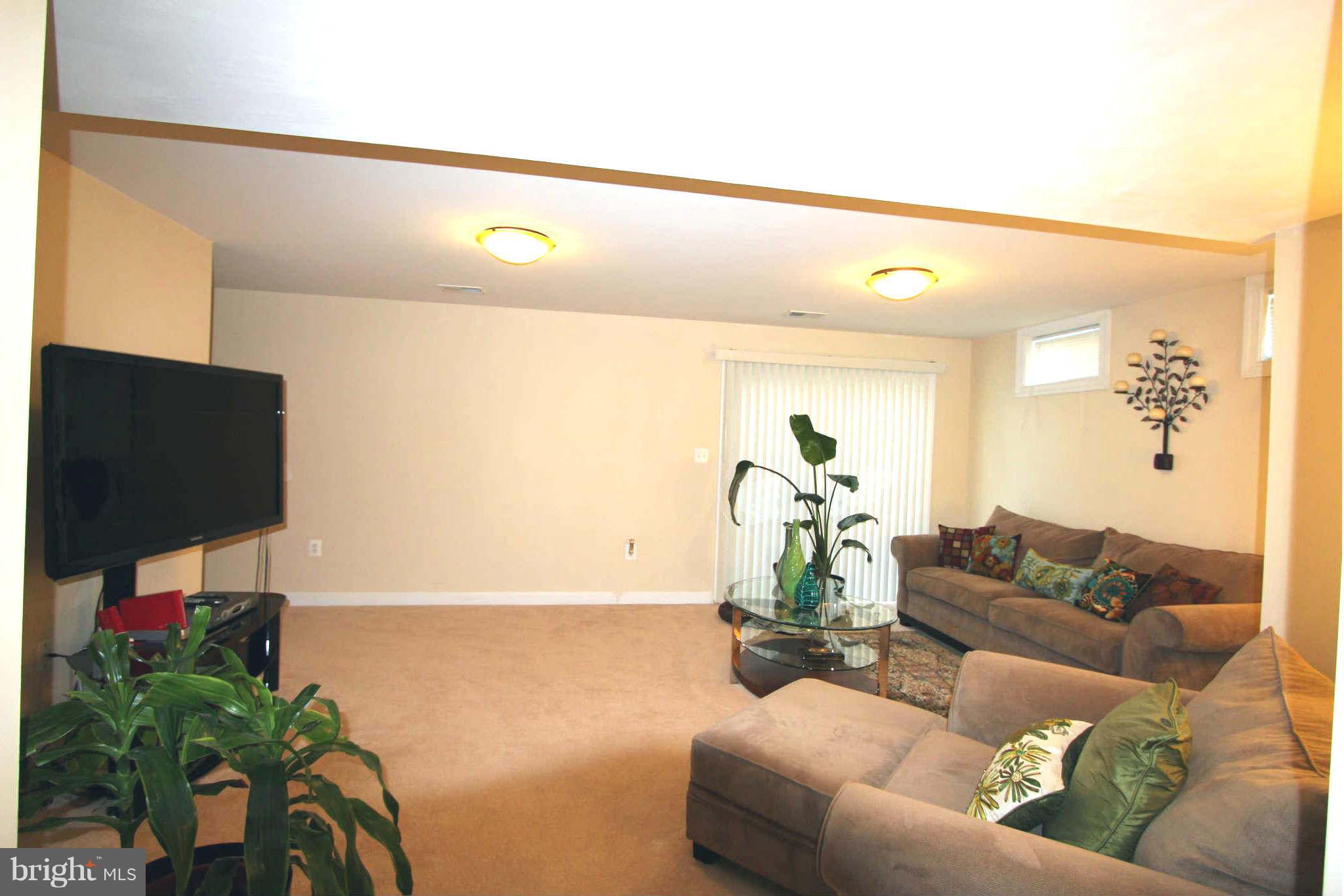 4199 Agency Loop Triangle, VA 22172 - Photo 23 of 28 rec room
