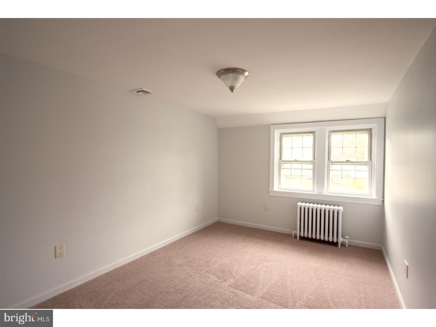 652 Haig Boulevard Reading, PA 19607 - Photo 8 of 23