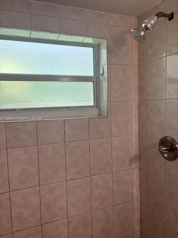 $2,450 | 921 Meridian Avenue, Unit 2, Miami Beach, FL 33139