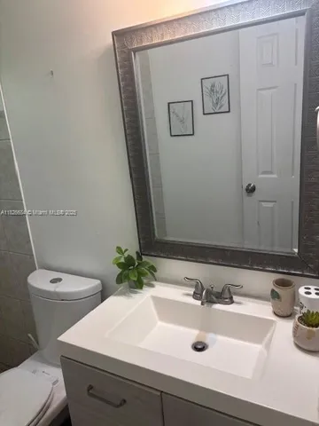 $2,450 | 921 Meridian Avenue, Unit 2, Miami Beach, FL 33139