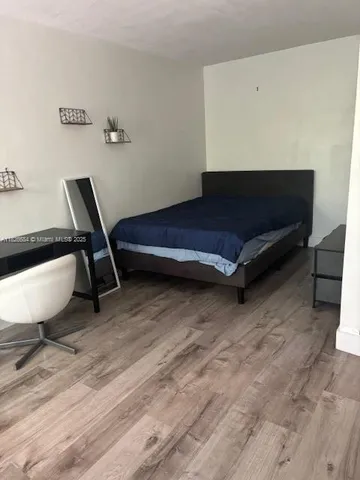 $2,450 | 921 Meridian Avenue, Unit 2, Miami Beach, FL 33139