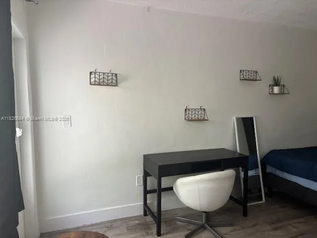 $2,450 | 921 Meridian Avenue, Unit 2, Miami Beach, FL 33139