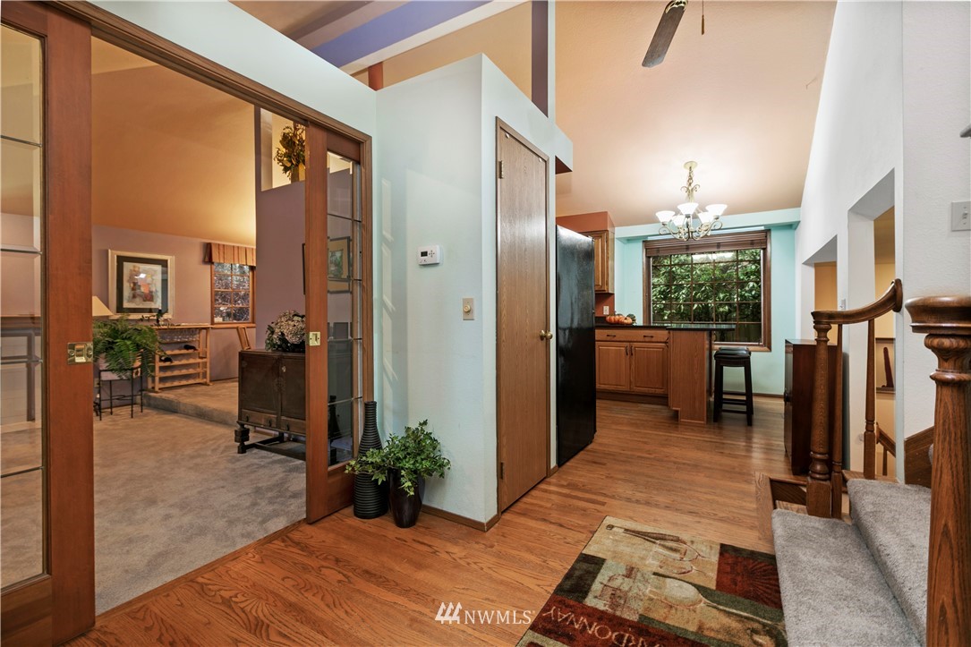 14212 164th Avenue Southeast Renton, WA 98059 - Photo 2 of 40 Gallery Image 2