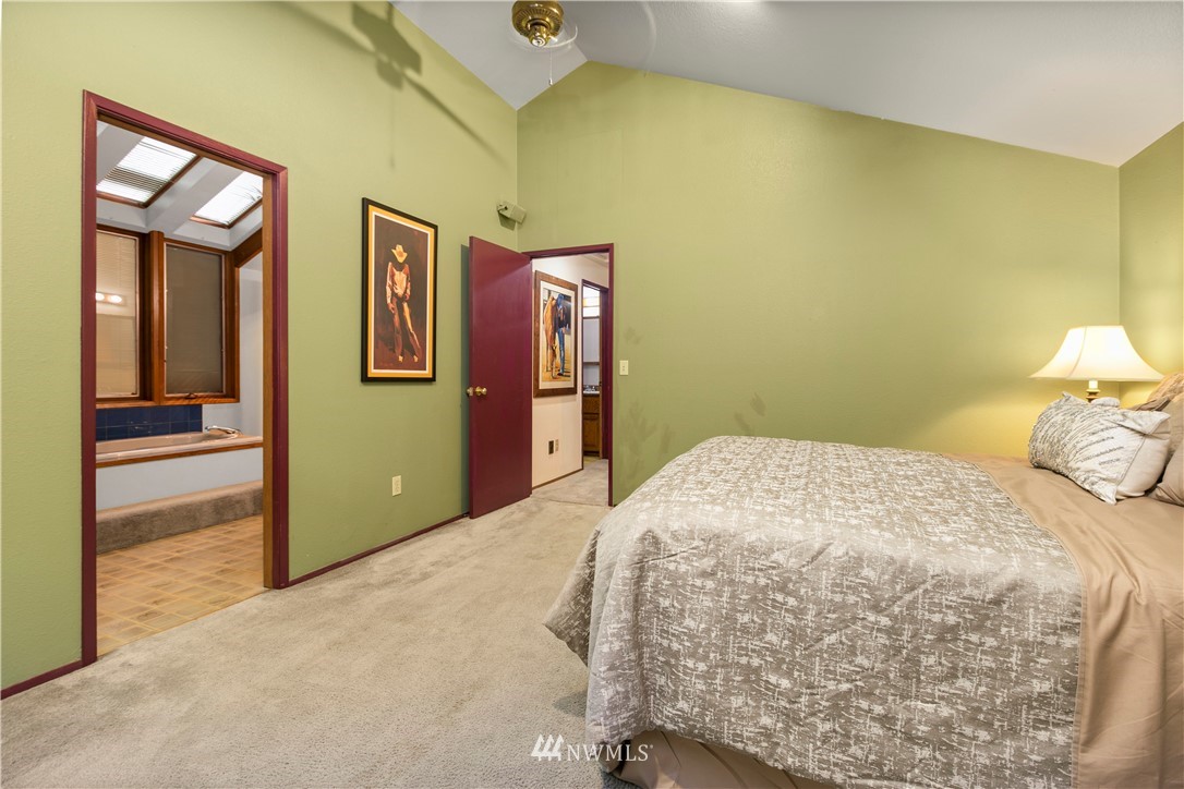 14212 164th Avenue Southeast Renton, WA 98059 - Photo 13 of 40 Gallery Image 13