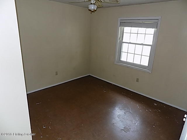265 Dale Road Louisville, KY 40229 - Photo 5 of 9 DSCN3877