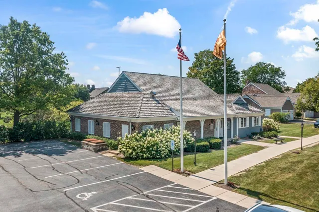 $425,000 | 1491 West Shire Circle, Inverness, IL 60067