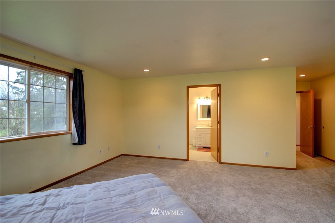 23005 Gunderson Road Mount Vernon, WA 98273 - Photo 12 of 25 Gallery Image 12