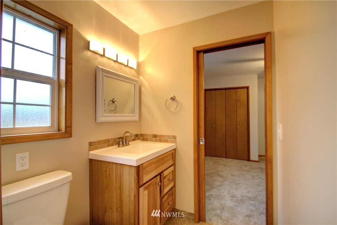 23005 Gunderson Road Mount Vernon, WA 98273 - Photo 15 of 25 Gallery Image 15