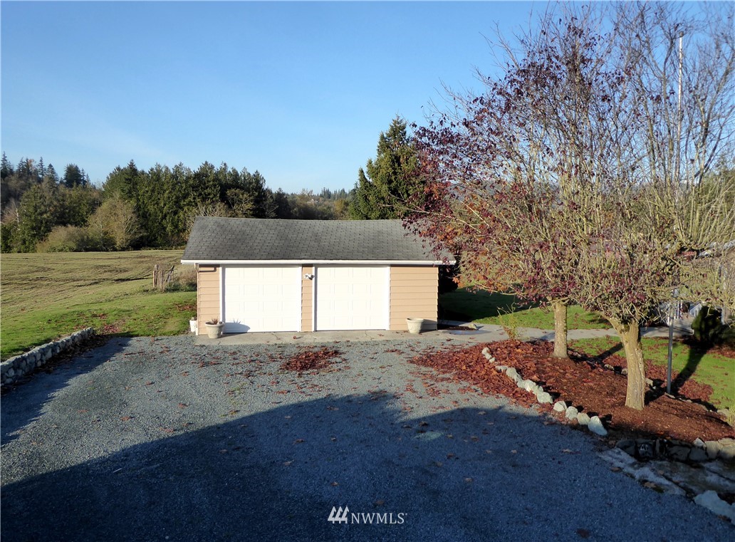23005 Gunderson Road Mount Vernon, WA 98273 - Photo 3 of 25 Gallery Image 3