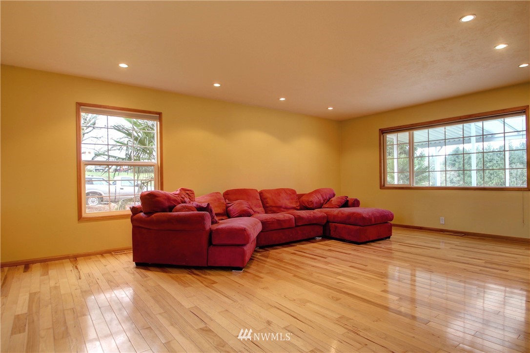 23005 Gunderson Road Mount Vernon, WA 98273 - Photo 10 of 25 Gallery Image 10