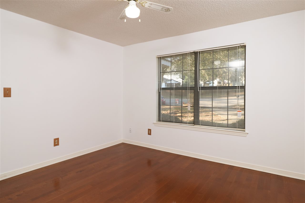253 Maple Circle Daphne, AL 36526 - Photo 10 of 15 Master Bedroom