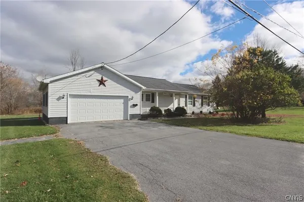 $1,400 | 8612 Peck Street, Le Ray, NY 13637