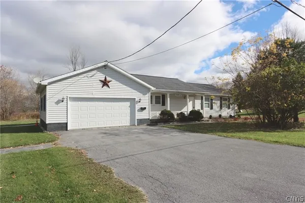 $1,400 | 8612 Peck Street, Le Ray, NY 13637
