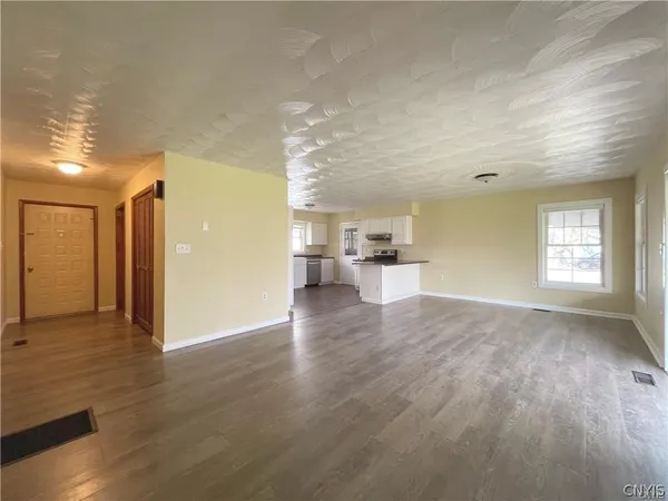 $1,400 | 8612 Peck Street, Le Ray, NY 13637