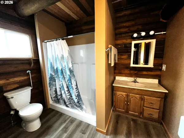 $449,000 | 52633 McKenzie Highway, Blue River, OR 97413