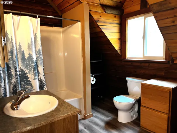 $449,000 | 52633 McKenzie Highway, Blue River, OR 97413