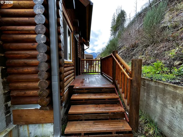 $449,000 | 52633 McKenzie Highway, Blue River, OR 97413