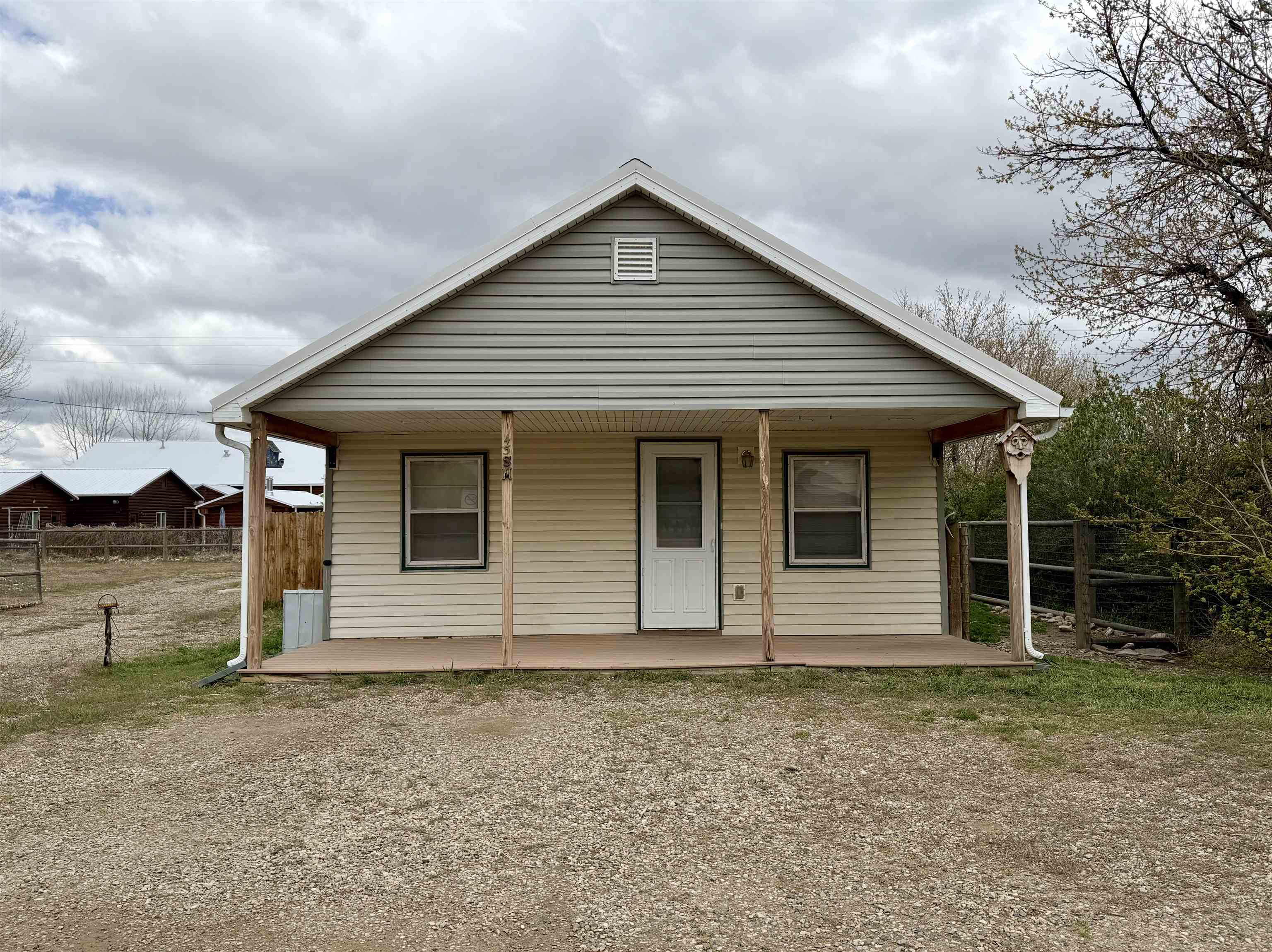 45 South Miles Street Baggs, WY 82321 - Photo 2 of 28