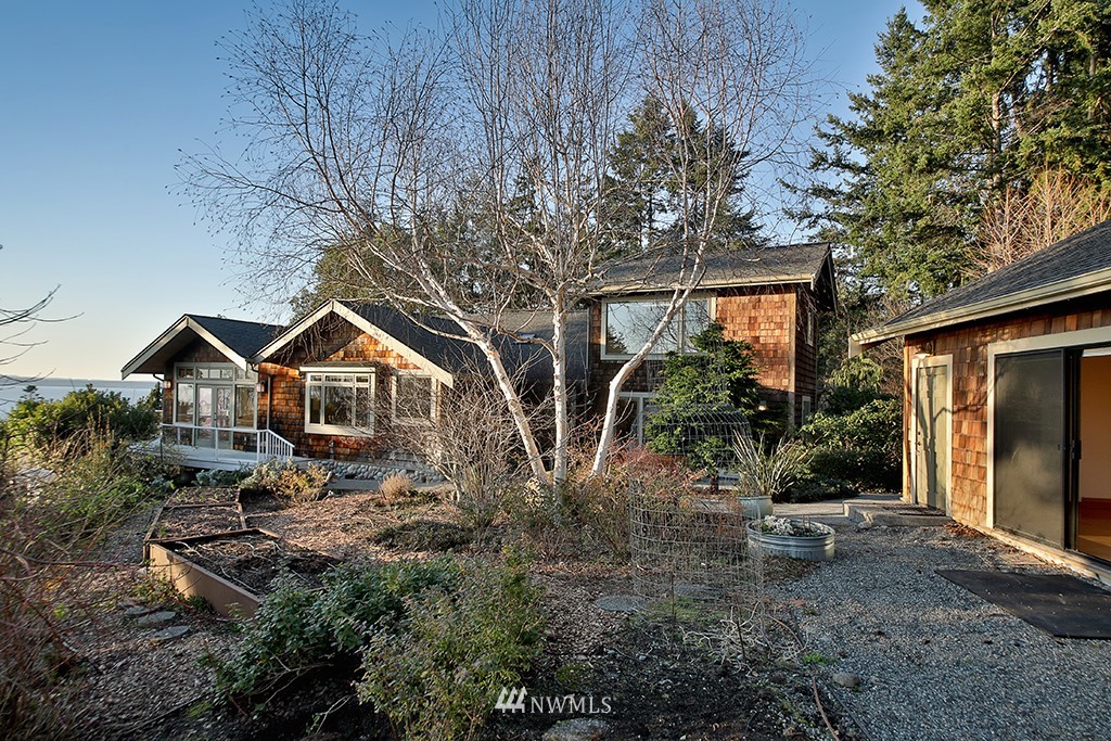 348 High Road Freeland, WA 98249 - Photo 3 of 40 Gallery Image 3