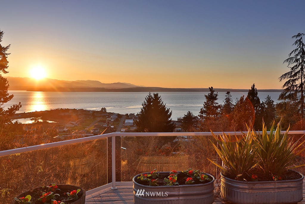 348 High Road Freeland, WA 98249 - Photo 4 of 40 Gallery Image 4