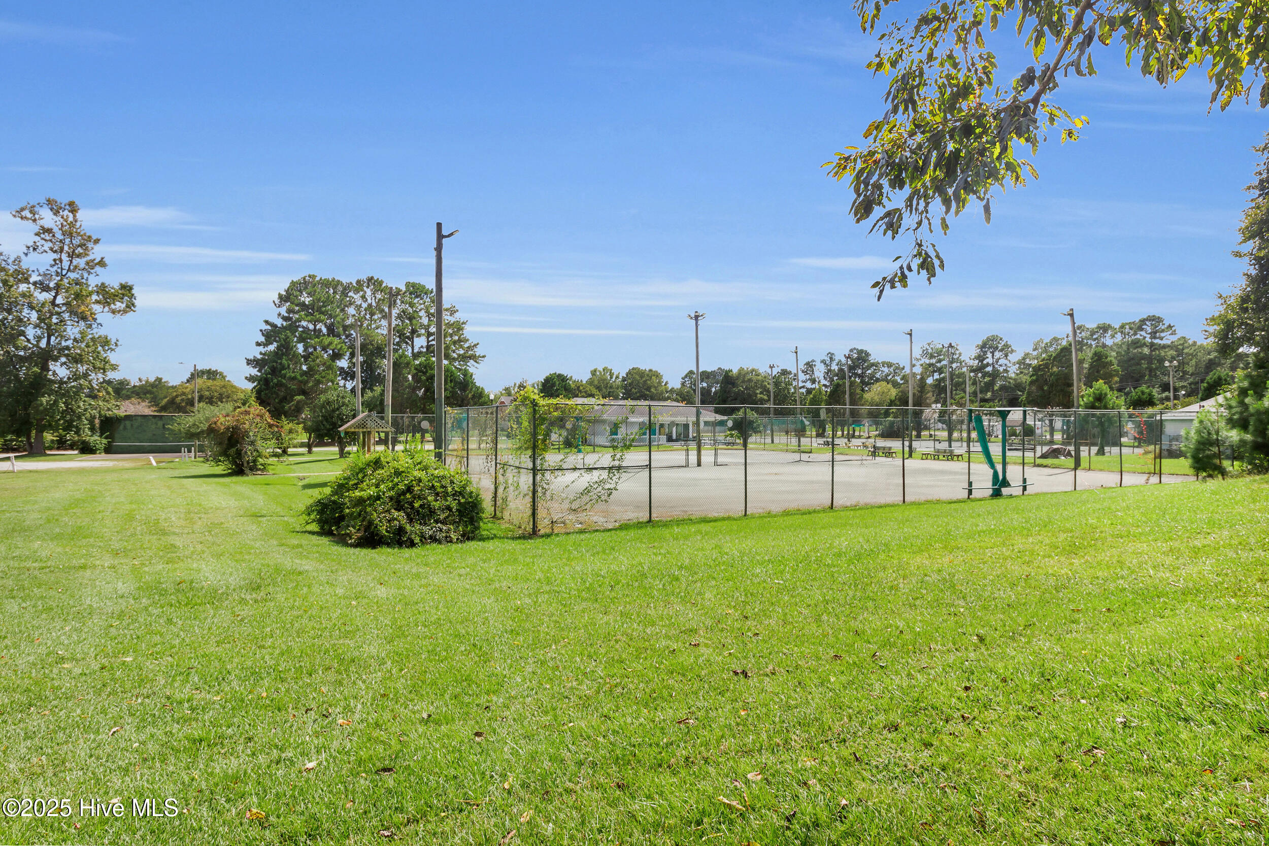 125 Pirates Road, Unit 8 New Bern, NC 28562 - Photo 18 of 30 24_28