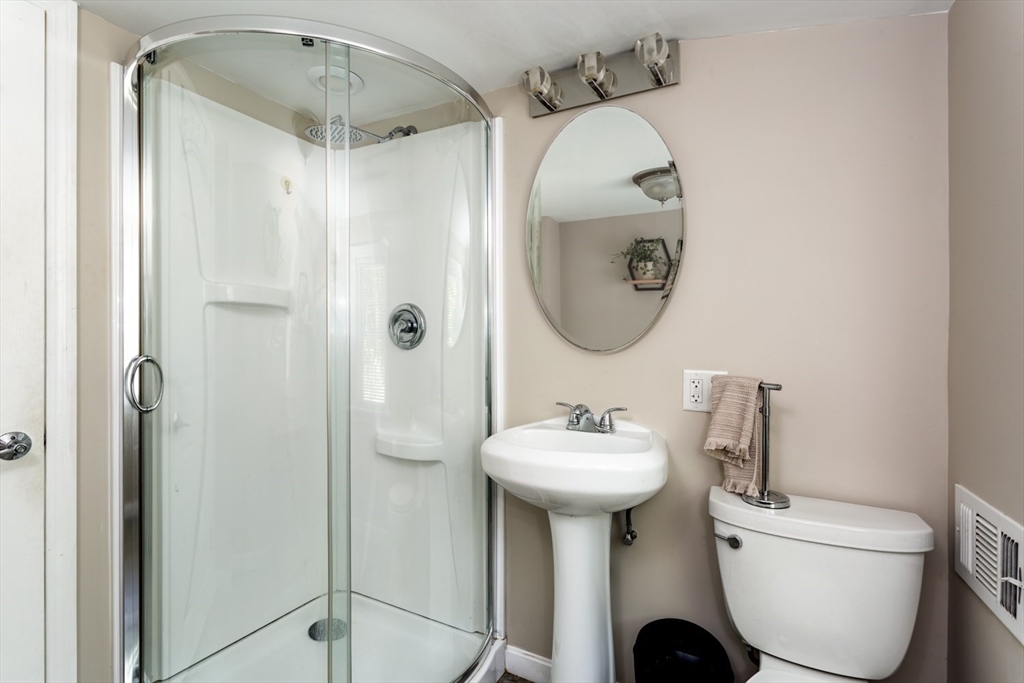 314 Pleasant Street Franklin, MA 02038 - Photo 30 of 40