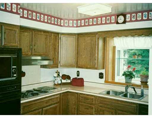 179 Logan Road Gibsonia, PA 15044 - Photo 2 of 8 Kitchen.