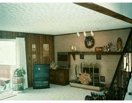 179 Logan Road Gibsonia, PA 15044 - Photo 8 of 8 Den/Family/Great Room.