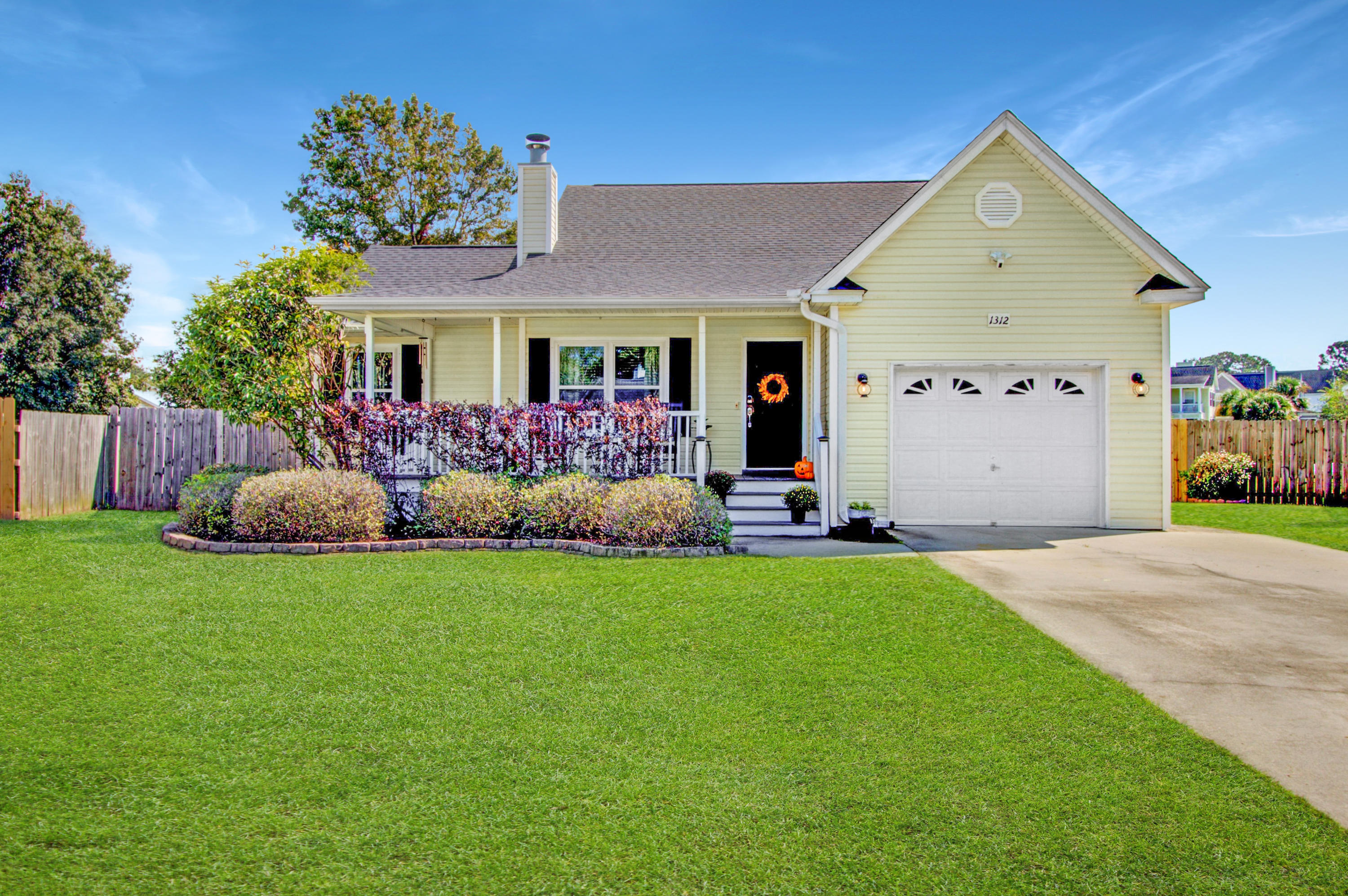 1312 Mapleton Avenue Charleston, SC 29412 - Photo 2 of 21 Beautiful Landscaping