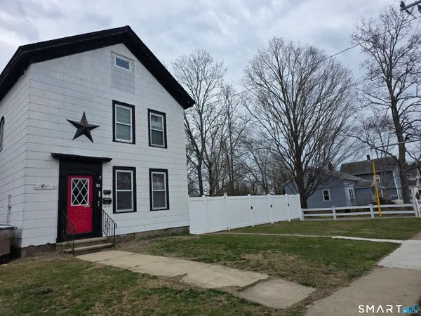 $575,000 | 21 North Washington Avenue, East Lyme, CT 06357