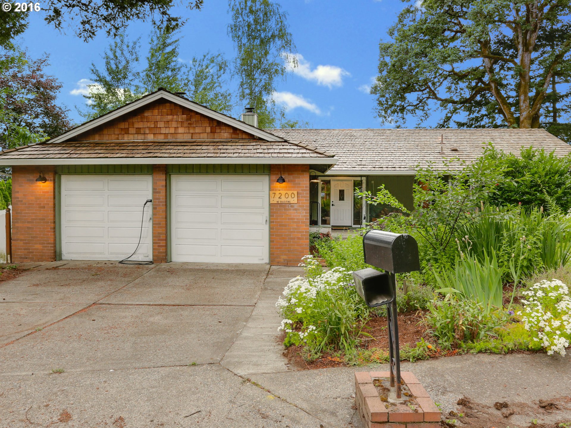 7200 Ridgegate Drive Gladstone, OR 97027 - Photo 1 of 24 Gallery Image 1