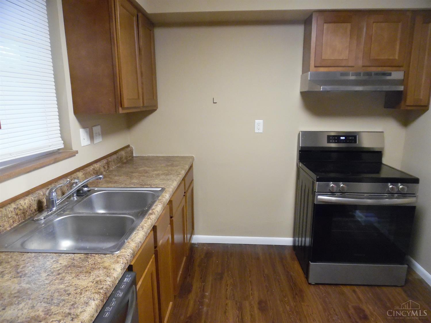 8631 Butler Warren Road West Chester, OH 45069 - Photo 9 of 29 Gallery Image 9