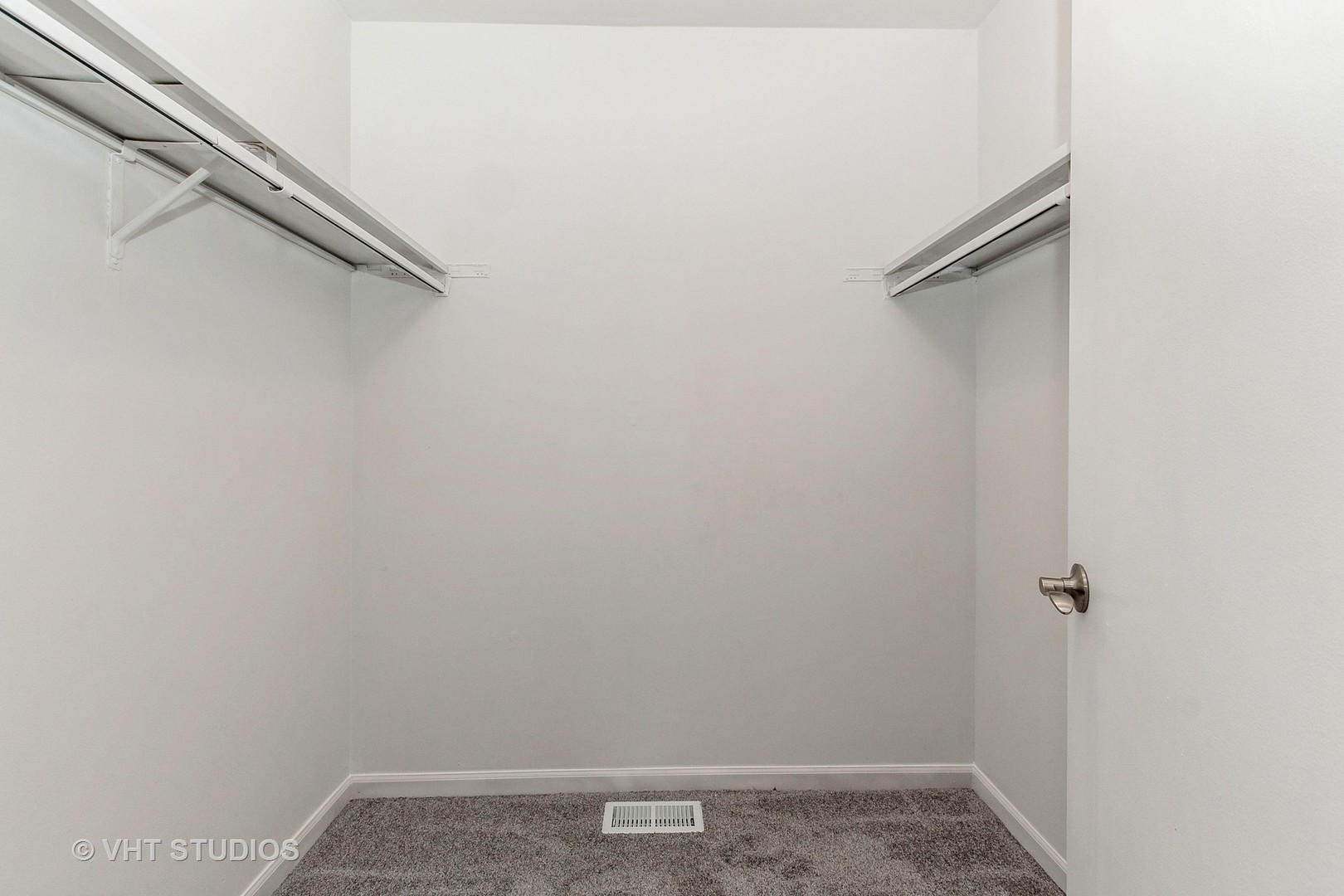 130 Oriole Road Matteson, IL 60443 - Photo 12 of 19 a view of small space with empty racks