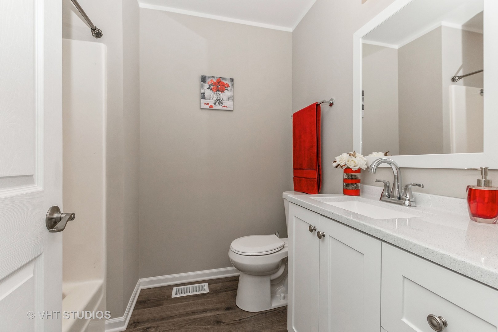 130 Oriole Road Matteson, IL 60443 - Photo 15 of 19 a bathroom with a toilet and a sink