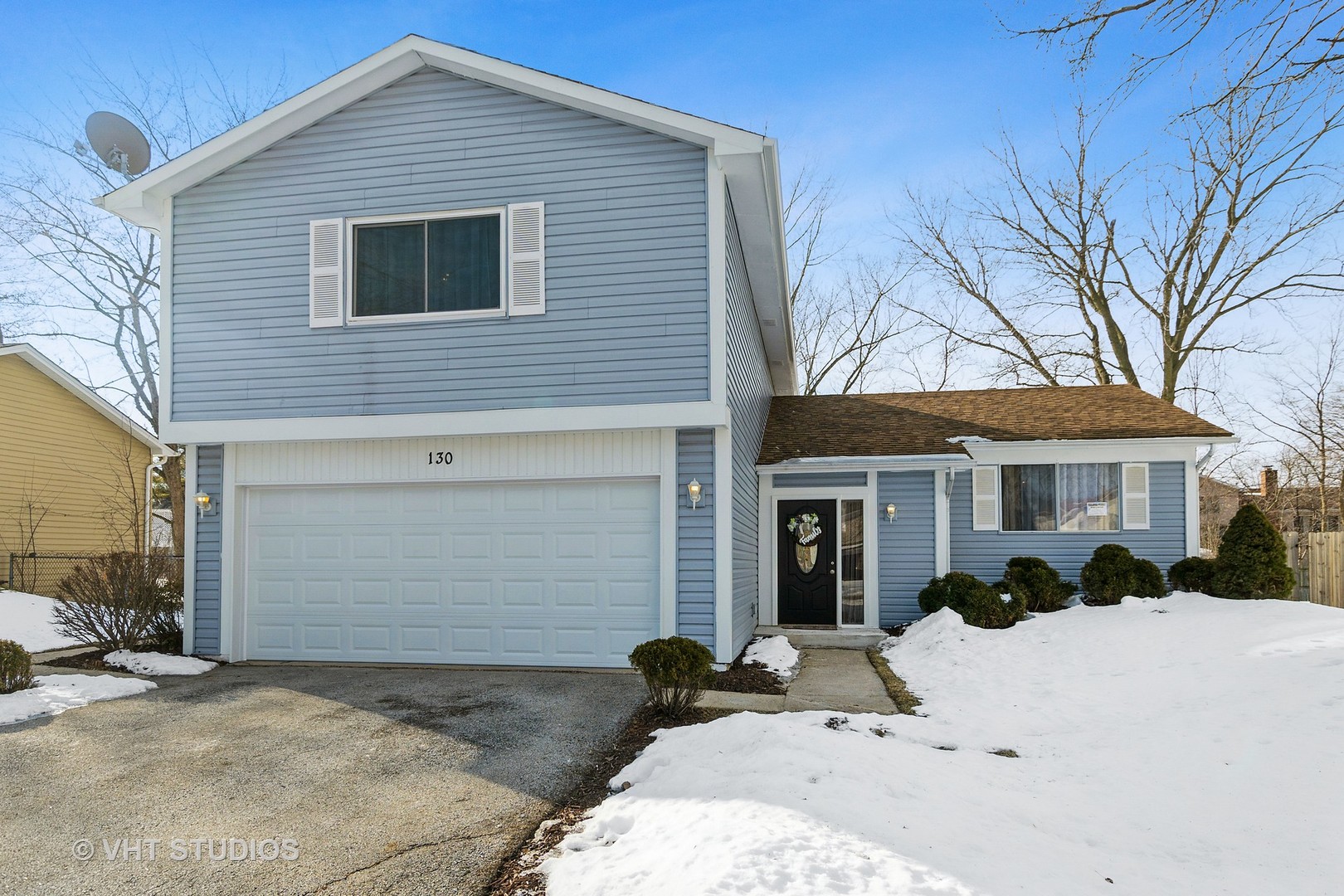 130 Oriole Road Matteson, IL 60443 - Photo 2 of 19 a front view of a house with yard