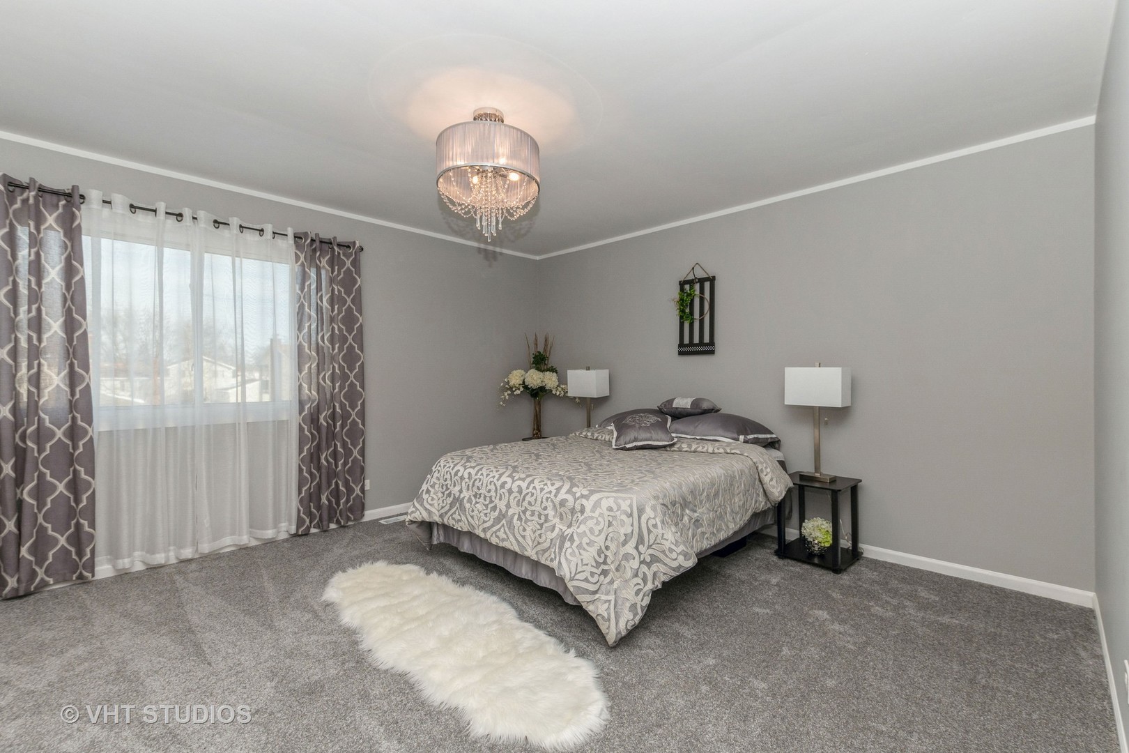 130 Oriole Road Matteson, IL 60443 - Photo 10 of 19 a bedroom with a bed and a window