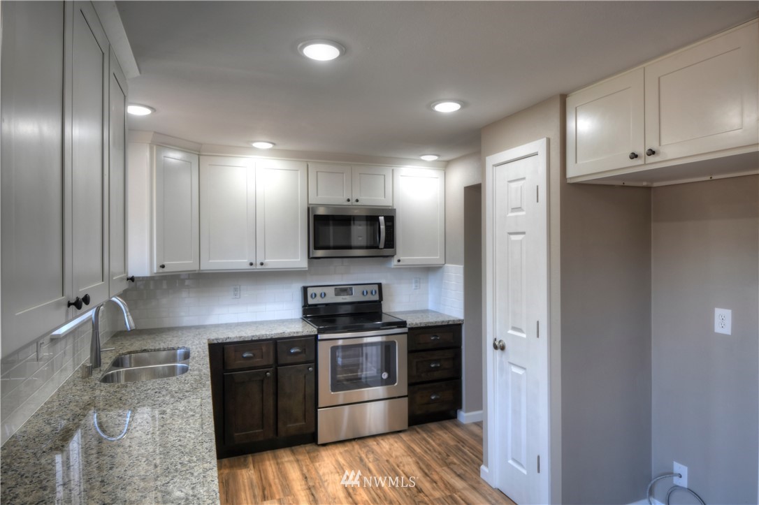 4910 Offut Lake Road Southeast Tenino, WA 98589 - Photo 5 of 22 Gallery Image 5
