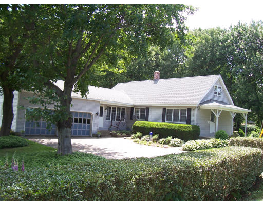 29 South Longyard Road Southwick, MA 01077 - Photo 1 of 9 Gallery Image 1