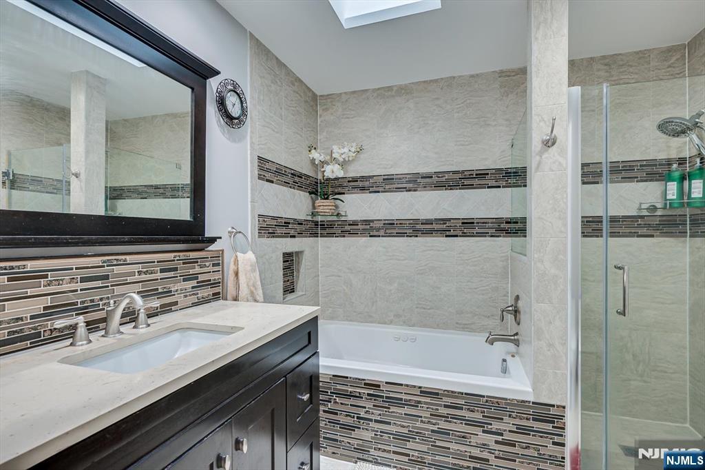 4506 Stonehedge Road, Unit 4506 Edison, NJ 08820 - Photo 32 of 48
