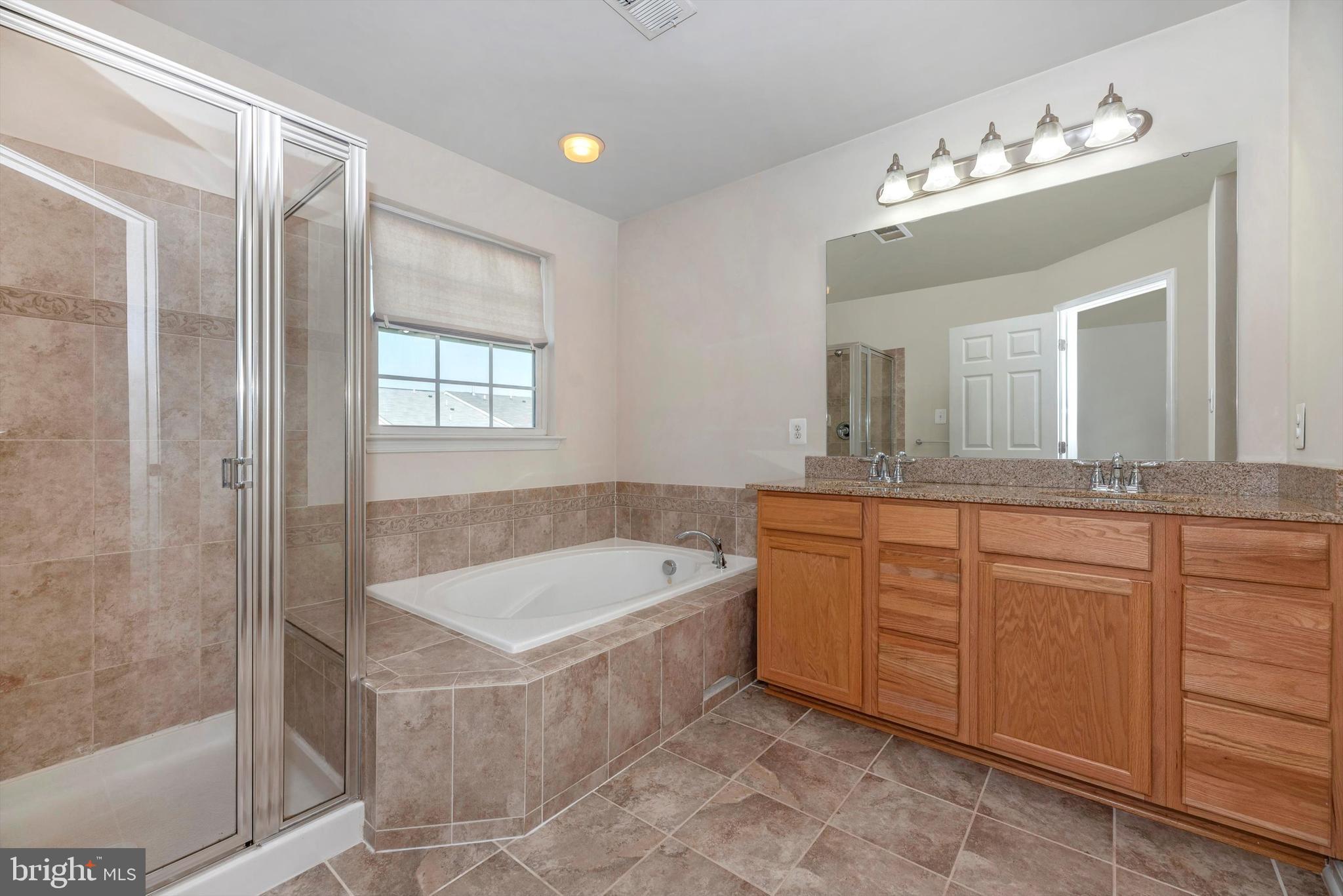 2066 Spring Run Circle Frederick, MD 21702 - Photo 18 of 32 Primary Bathroom