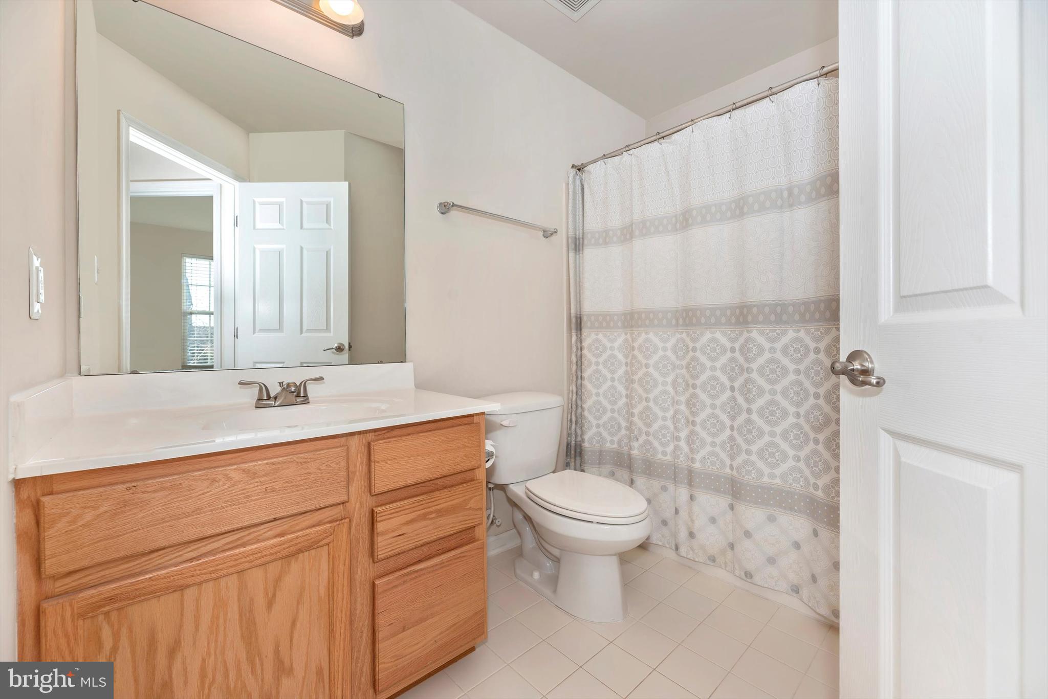 2066 Spring Run Circle Frederick, MD 21702 - Photo 23 of 32 Full bath in hall