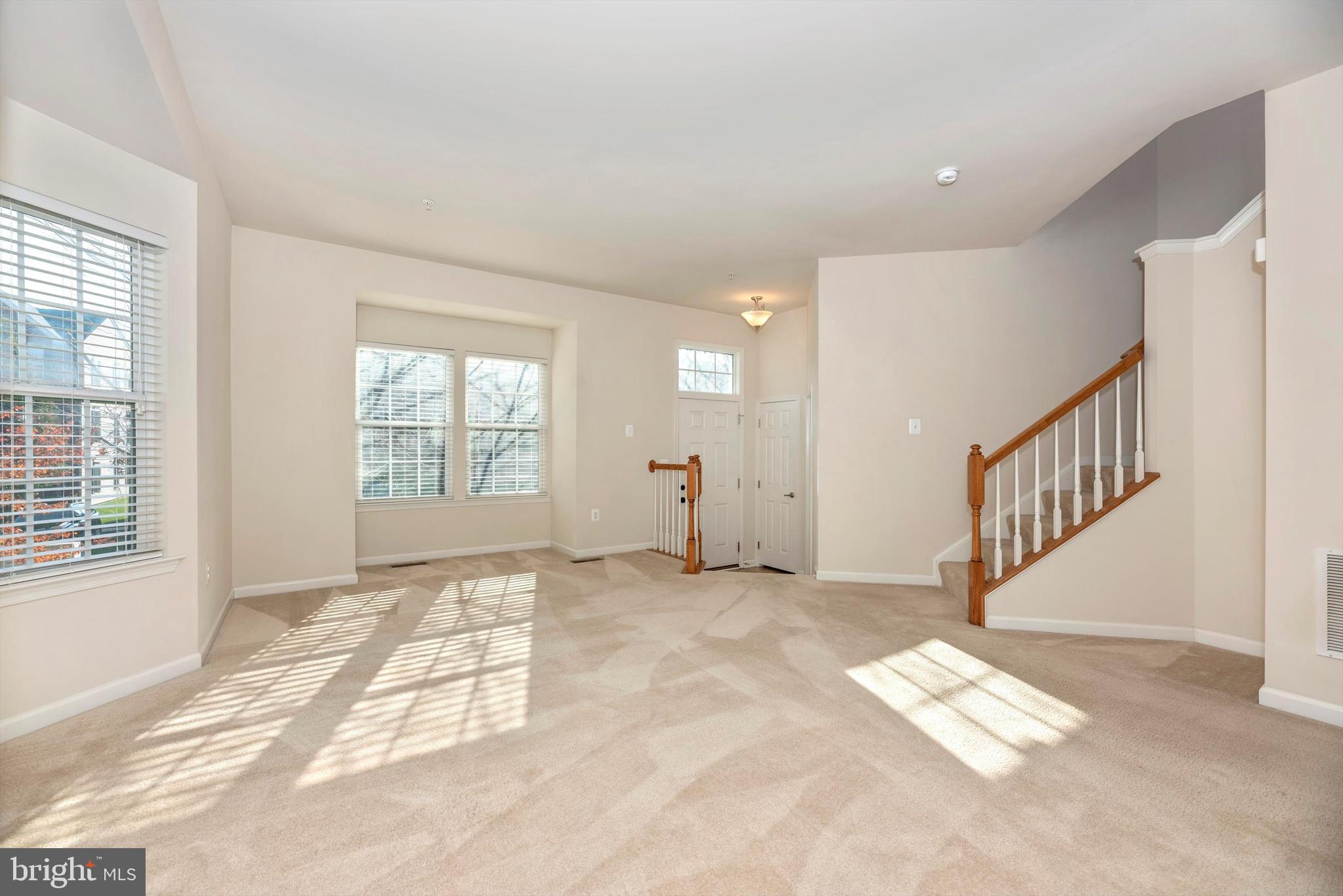 2066 Spring Run Circle Frederick, MD 21702 - Photo 5 of 32 Living Room